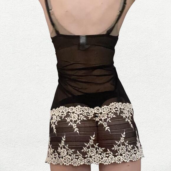 Wacoal Embrace Lace Babydoll in Black and White - Picture 2 of 6